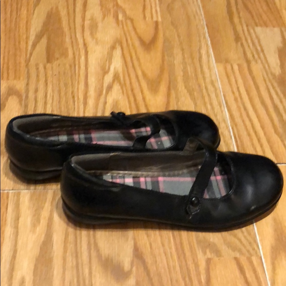 Dress shoes